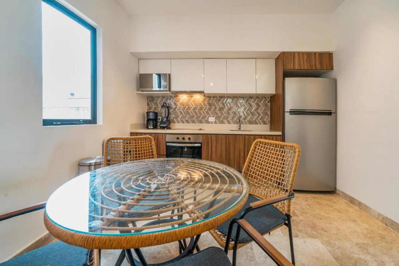 Ph Caroline 602 - Only 2 Blocks To The Beach - At Bahay Condos Playa del Carmen