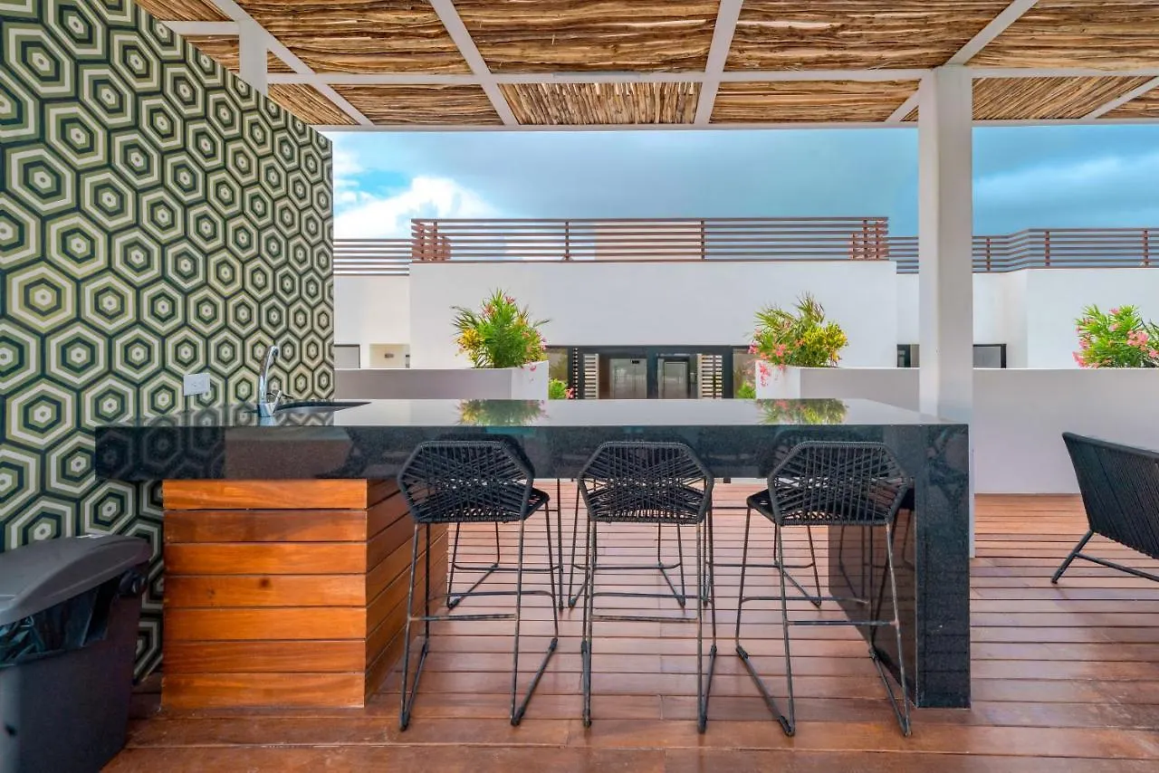Ph Caroline 602 - Only 2 Blocks To The Beach - At Bahay Condos Playa del Carmen Mexiko